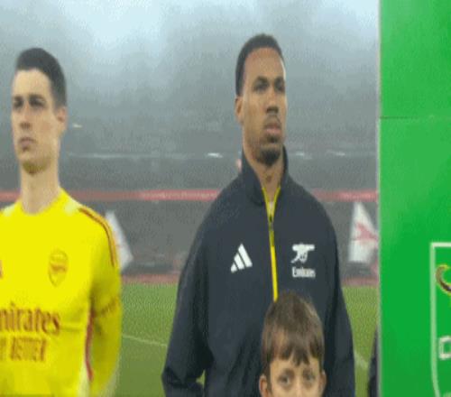 辽沪大战惨,韩德君膝伤,离场血迹斑,百姓彩票,彩票平台,快速投注,在线开奖,彩票玩法