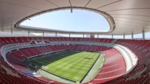 “皇马本赛季欧冠8强席位争夺战将战4场，弗洛伦蒂诺刷新纪录”